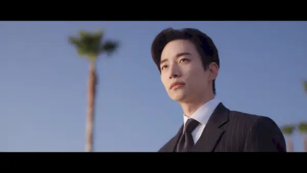 Junho y Yoon-ah en King the Land: Episodios 1-2