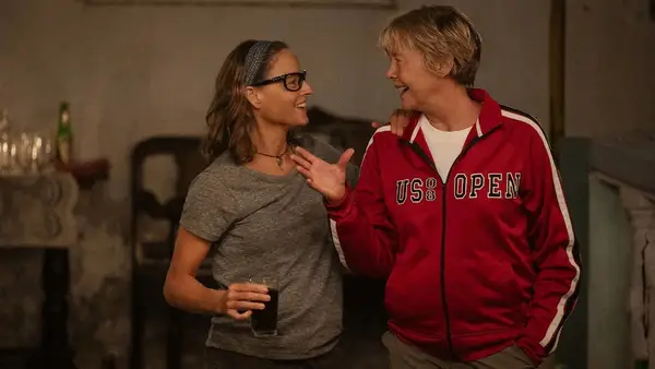 Annette Bening a apprécié les obstacles physiques de Nyad: nous aimons aimer ça en tant qu'acteur