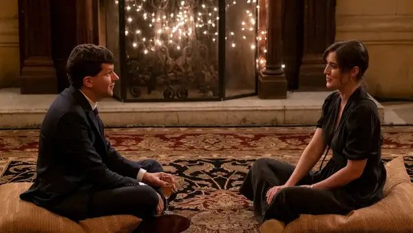 Lizzy Caplan explique pourquoi il a dû choisir Fleishman