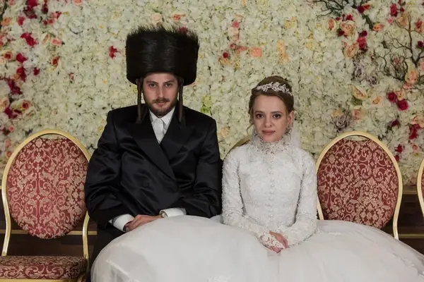 La star peu orthodoxe Shira Haas dans ses sentiments mixtes rasés sur le 1er des coups