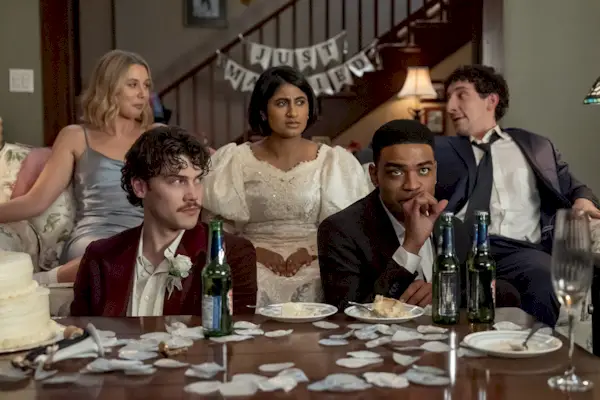 ADULTOS, de izquierda a derecha: Lucy Freyer, Jack Innanen, Amita Rao, Owen Thiele, Malik Elassal, 'The Mail