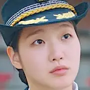 O Rei-Monarca Eterno-PW-Kim Go-Eun-JYJ.webp