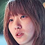 O Rei-Monarca Eterno-C-Kim Go-Eun.webp