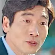 O Rei-Monarca Eterno-C-Park Won-Sang.webp