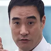 Les escrocs-Bae Sung-Woo.webp