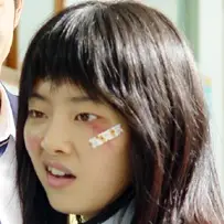 Lei è in servizio-Hong Su-Ah.webp