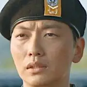 Sopravvissuto designato 60 giorni-Lee Dong-Hwi.webp