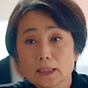 Devemos nos beijar pela primeira vez cantada por Byoung-Sook.webp