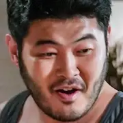 Devemos nos beijar primeiro-Kim Ki-Bang.webp