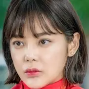 Devemos beijar o primeiro parque Si-Yeon.webp