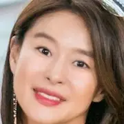 Devemos nos beijar primeiro-Ye Ji-Won.webp