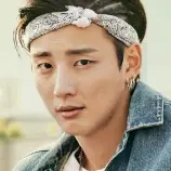 O Melhor Hit-Yoon Si-Yoon.webp