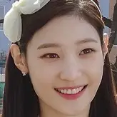 Case comigo agora-Jung Chae-Yeon.webp