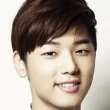 Los herederos-Kang Min-Hyuk.webp