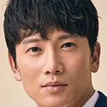 Esposa familiar-Ji Sung.webp