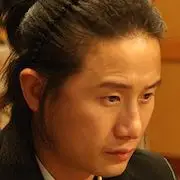 Ein dynamisches Familienlied Sae-Byeok.webp