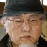 Essende Frauen-Panta.webp