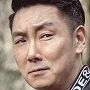 L'homme des hommes-Cho Jin-Woong.webp