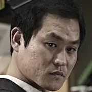 O Suspeito-Kim Sung-Kyun.webp