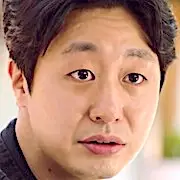 Detetive Zumbi-Bae Yoo-Ram.webp