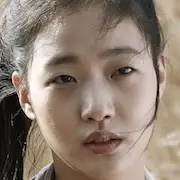 Recuerdos de la espada-Kim Go-Eun.webp