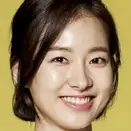 La famille inhabituelle-Lee Shi-A.webp