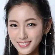 Irmãs felizes-Ban So-Young.webp