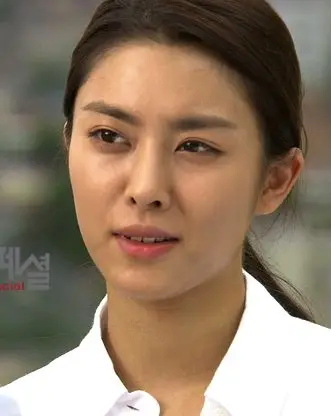 Parc Seo-Yeon (1987)