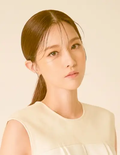 Kim Yoo-Ri (1984)