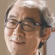 Médico romántico, profesor Kim-Kim Hong-Fa.webp