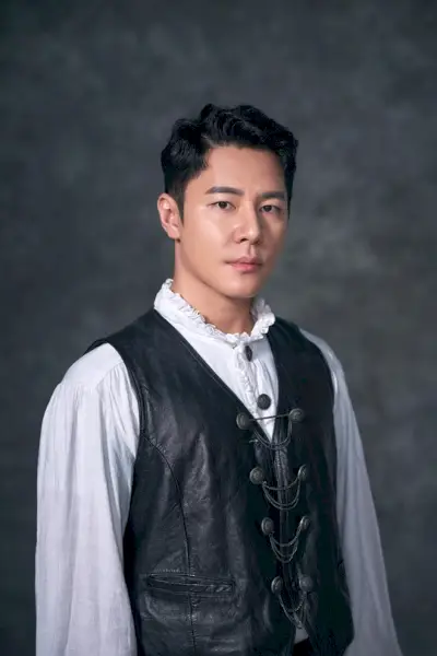 Lee Kyoo-Hyung (1983)