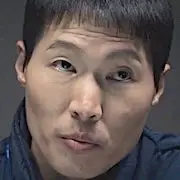 Le roi des cochons-KD-Eom Ji-Man.webp