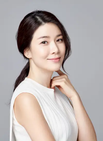 Lee Bo-Young