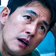 Bestas arranhando palhas-Jung Woo-Sung.webp