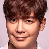 Hombre con velo-Kang Eun Tak.webp