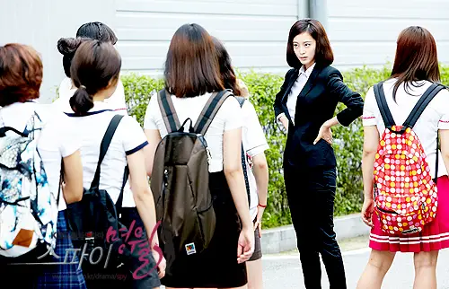 Espion MyeongWol-KBS2-p12.webp