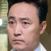 Dottor John-Eom Hyo-Seop.webp