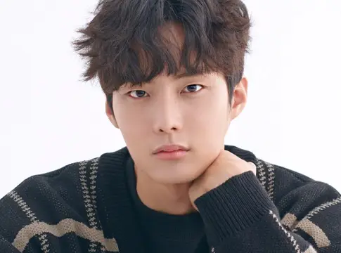 Choi Kyung-Hoon (1993)