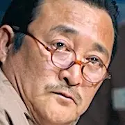 Canción de boca grande Kyung-Cheol1.webp