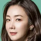 Femme avec une valise-Choi Ji-Woo.webp