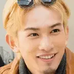 L-DK- Deux amours, sous un même toit-Keita Machida.webp