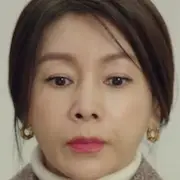 A Lenda do Mar Azul-Hwang Shin-Hye.webp