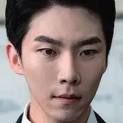 Jefe de Gabinete 2-Ma Si-Hwan.webp