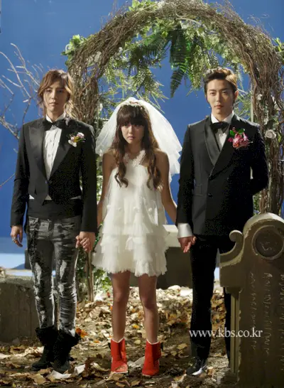 Mary est restée dehors toute la nuit-16.webp