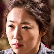 Sra. Cop 2-Lee Mi-Do.webp