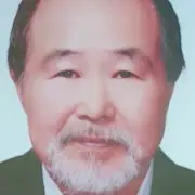 Salut au revoir Mama-Shin Cheol-Jin.webp