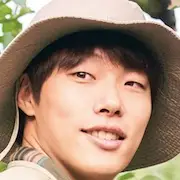 Pequeño Bosque-Ryoo Joon-Yeol .webp
