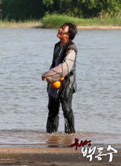 Guerrier Baek Dong Soo-08.webp