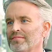 Centro de atención de maternidad-JJ Graham.webp