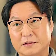 Doom à votre service-Yoo Ha-Bok.webp